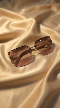 لويس فيتون • نظارة شمسية • تدرج وردي