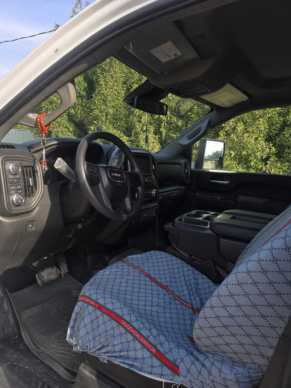 للبيع جمسي موديل 2024 بصمه فور ويل رادار امامي وجانبي مكينه 6600كير 10نمر***********
