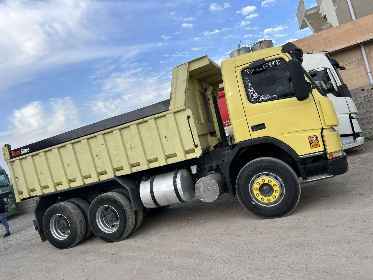 للبيع فالفو fm12محرك 420كير 3/3شرط كيرو محرك بشرط مجموعه توب تلاين رقم سنويه جديد بيلاد شاصي طويل قطرا صبغ مابي 
***********
