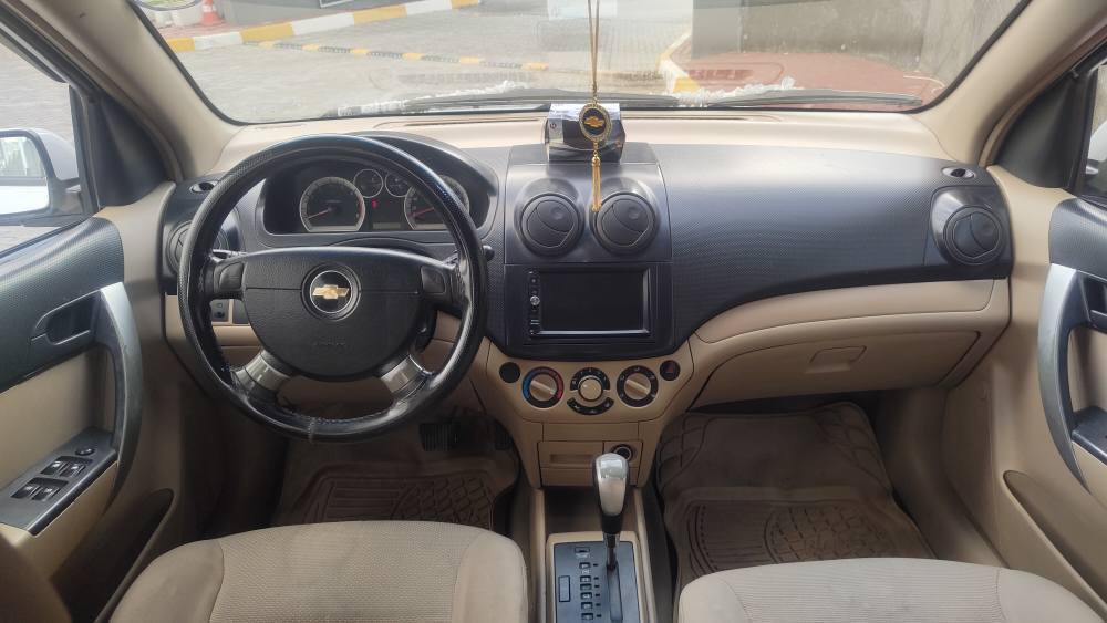 ئەڤێۆ ئۆتۆماتیک 2011 هیچ بۆیاخی نیە تەنها ژێر دۆسیەی لای سەکن نەبێت 192 هەزار ڕۆیشتووە پێش و پشتی تازە داگیراوە هیچ تەقەو ڕەقەی نیە گێڕ و مەکینە و تەبرید بەشەرت چوار تایەی تورکی تازەی لە ژێرایە سەنەوی تا 2029 تازەیە نرخی 79 وەرەقە بۆ پەیوەندی کردن 
*********** السليمانية, العراق
