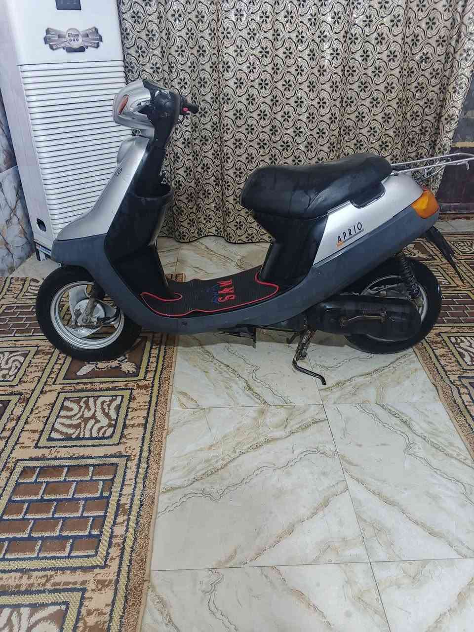 السلام عليكم دراجه بطه موديل 2000ما مفتوحه كهربائياته كله شغاله سلف هندر مكان كربلاء حي العامل سعر 350الاتصال عل رقم***********
