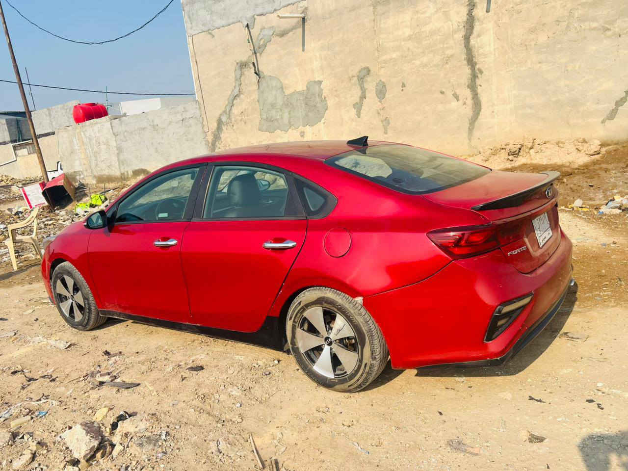 السلام عليكم فورتي2019امريكي سعره100$وبيه مجال
بيه6قطع صبغ سونار مرفق معه الصور مكينه2000دوش كيرAtالمرغوب مكينه وكير خير من الله ماشيه160
شادله منضومه غاز تخم تاير صدر خلفي امام جديد رقم بغداد سنويه ل27بسمي مكاني واسط الصويره 
للستفسار ***********////***********
