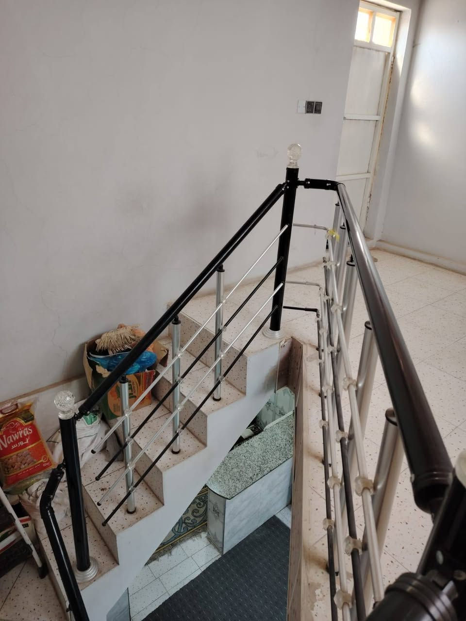 🏡 بيت للبيع – فرصة حقيقية بسعر مناسب
بيت للبيع جاهز للسكن، بناء طابوق وأساس وسقف كونكريت وشغل نظيف ومرتب ✨مال جناي
المساحة: 65 متر
📍 الموقع: حي ميسان – مجاور سكلة الكراعاوي – شارع أسواق العائلة
💰 السعر: 30 مليون (قابل للتفاوض للجادين)
🔹 يتكون من:
غرفة نوم كبيره
صالة مريحة
مطبخ مفتوح على الصالة
صحيات
مكشوفة
بيتونة مرتبة 
🔹 مميزات البيت:
✅ شارع مبلط
✅ إنارة طاقه شمسية
✅ كهرباء فول
✅ يبعد 300 متر فقط عن شارع الستين
✅ قريب من المدارس والأسواق
✅ منطقة هادئة وجيران ذهب 🌟
البيت مناسب لسكن عائلة صغيرة أو استثمار مضمون 👍
🎁 وهديه خط مولده 💥


**إذا كنت صاحب هذا الإعلان وتريد حذفه لأي سبب، رجاءا أرسل رسالة إلى الدعم الفني**