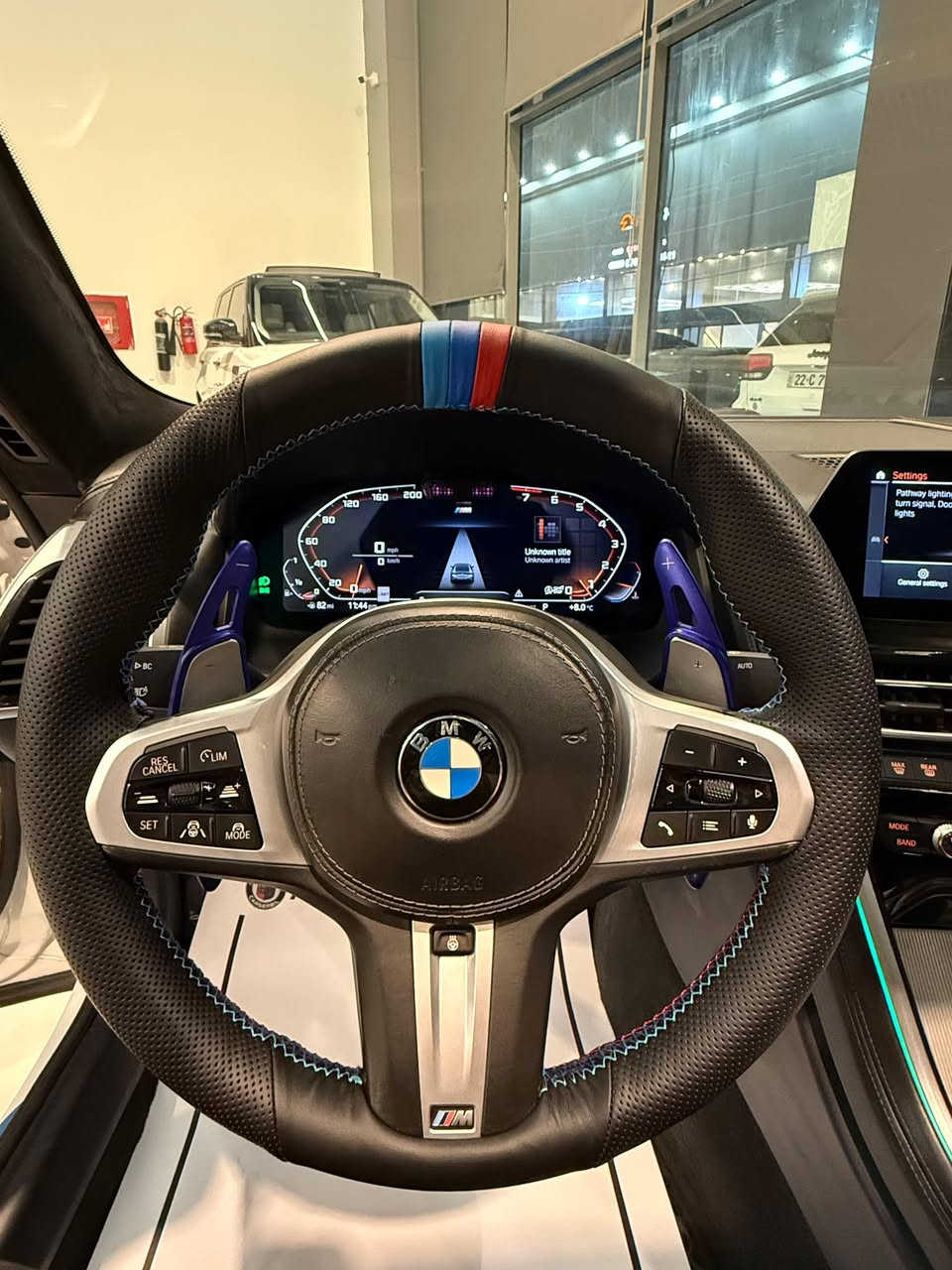 BMW 840 2020 M pakacage Full Option 🔝
وارد امريكي كل تفاصيلاص موجود في صوره فول موصفات للاخير 
موصفات داتاشو ٤ كاميرات سماعات هارمان كاردون ٥ بردات و M باكيج بيلادي و بلاك و ردار اداپتیف 360 رادار و حساس 
وارد امريكي بيها ٣ مكانات تعديل PDR بدون دواخل بدون 
کشنات تدفئه و امامی خلفی تدفئه و تبرید پ سکان هیتر فول لل اخیر معدا هاذا کلها بشرط 
ماشی /۸۰ میل 
سعر /420$ ورقه و بیها مجال 
نتواجد فقط علی واتس اپ /***********
