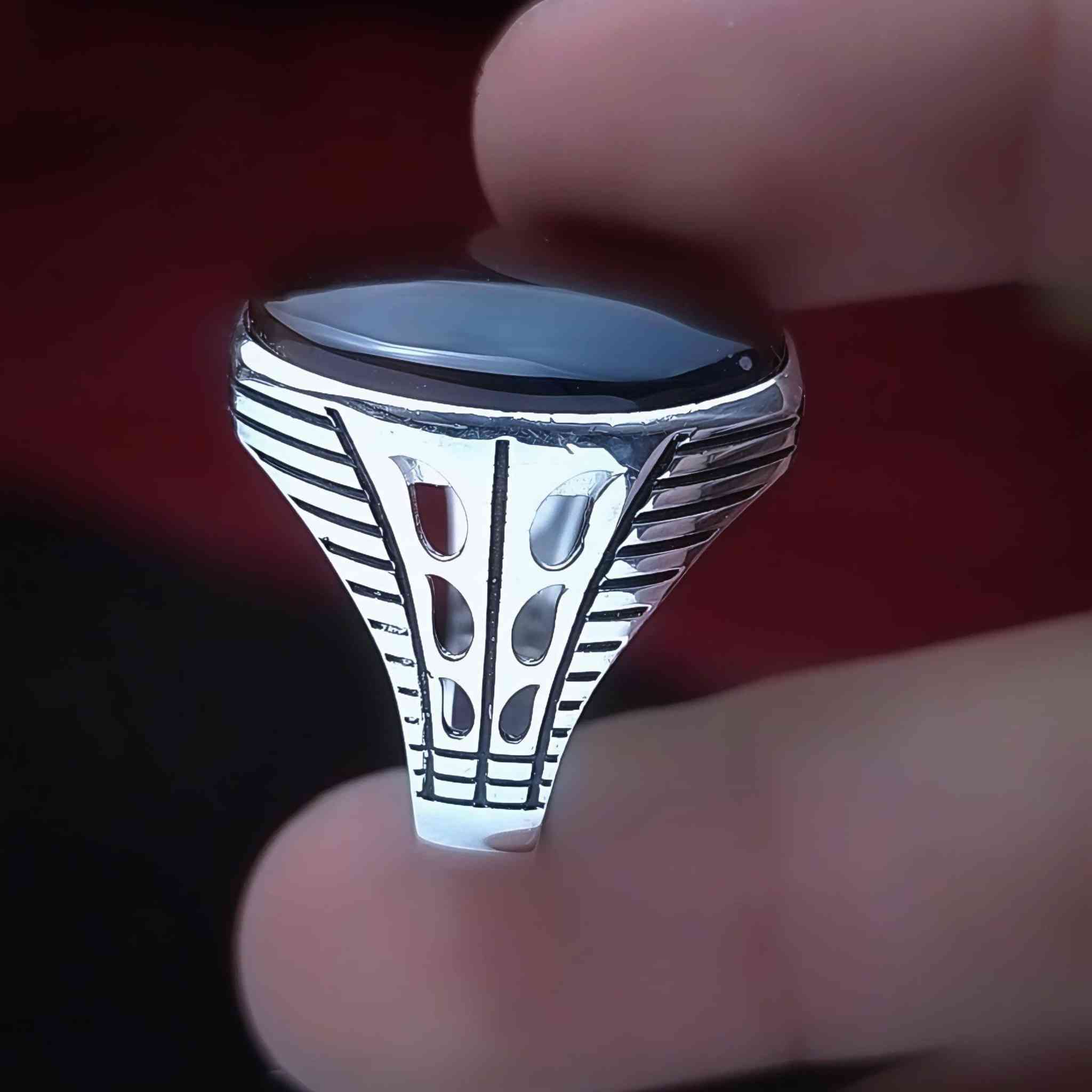 نقدّم لكم خاتم فضة عيار 925 بتشطيب راقي ولمعة تدوم، تصميم يجمع بين الفخامة والبساطة ليليق بكل إطلالة.
✔️ خامة فضة أصلية
✔️جملة-تجزئة
✔️ تصميم مميز يناسب جميع الأذواق
✔️ مناسب للاستخدام اليومي والمناسبات
✔️ خيار مثالي كهدية راقية 🎁
✔️للتواصل والطلب  معنا عبر الواتس اب 
#عقيق_عقيق_يماني_خواتم_عقيق_عقيق_كبدي_عقيق_احمر_احجار_كريمه_تراث_يماني_حجر_العقيق
#اكسبلور_اليمن_العراق_السعوديه_الاردن_الكويت_الامارات_عمان_سوريا_المغرب_الجزائر_تونس


**إذا كنت صاحب هذا الإعلان وتريد حذفه لأي سبب، رجاءا أرسل رسالة إلى الدعم الفني**