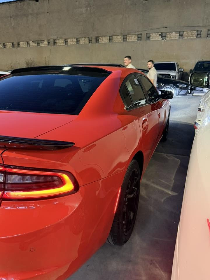جارجر 2019 
SXT BLUS BLAK TOOP
لون برتقالي مميز 🍊
فول مواصفات 
ماشية٨٣mail
كلين  تايتل عدا اربع اصابع بارد بل باب 
٢٥٥ $وبيها مجال 
انضف جارجرً شرط (الموصل)
***********
