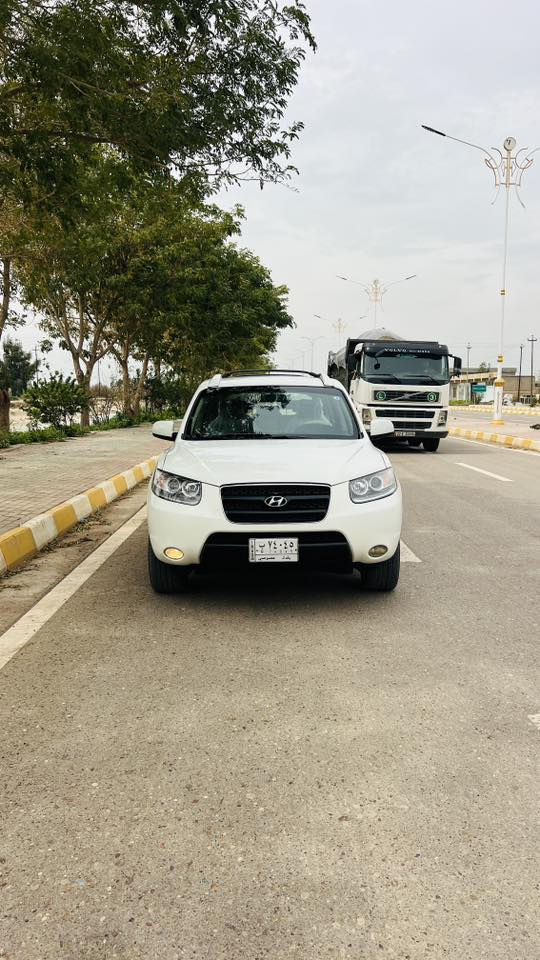 السلام عليكم

للبيع سنتافي 2009 

محرك 6 خليجي 

رقم بغداد الماني 
السياره بيه شبر صبغ والباقي كفاله عامه 
محرك كير مكفوله تخم تير صدر تبريد 
مكان السيآره صلاح آلدين بلد   
الاتصال 
***********
***********
