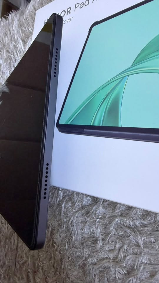 السلام عليكم
تاب honor x8a
ذاكره 128
جهاز جديد ممستخدم هواي 
ملحقاته كامله 
شاحنه بعدها ممسخدمها بالكارتون 
يجي وياه كفرين 
لاصق ضد الكسر الاصلي 
250 وبي مجال بسيط كلش
***********
