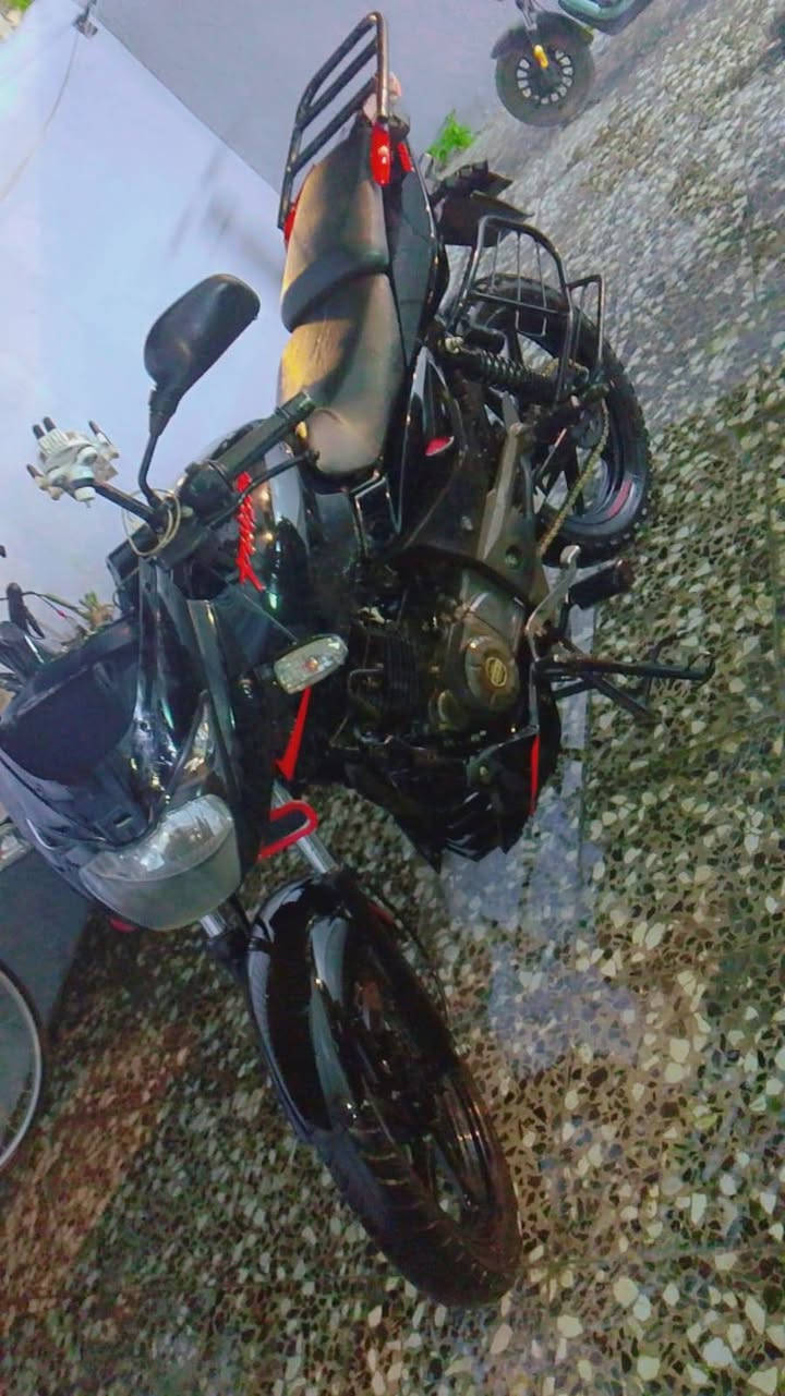 للبيع: دراجة بولسر (Pulsar) 🏍️
‏الموديل: 2021
‏الحالة: كهربائيات كاملة وشغالة 100% ⚡
‏الرقم: بغداد (تحويل ثاني يوم) 📝
‏السعر: 1,800,000 دينار
‏الموقع: بغداد - حي الجهاد
‏للتواصل والاستفسار:
‏📞 [***********]
