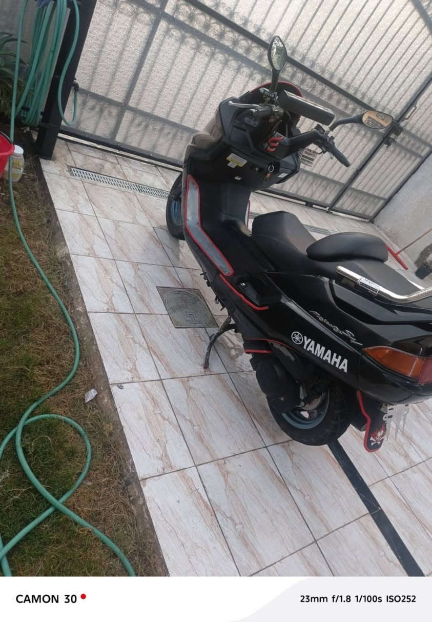 السلام عليكم مراوس بهارلي أو شي نضيف ماجستة 250 سيسي مكينة تخبل نقص لكلجات فقط كهربائيات كلها تشتغل دبلات تشتغل كفرات كاملة يرادلهة ترتيبات بصيطة كلش مكان بغداد الدورة ابو دشير سعر000 ,1000 وبيهة مجال ولكلجات سعرهن 60 الف عاملت عليهن هنة وشدهن        (وللمراوس بهارلي) أو شي نضيف متواجد *********** لدراجة حيل نضيفة كلشي يشتغل مابيهة نقص شي ماعدة لكلجات وتمشي للعلم
