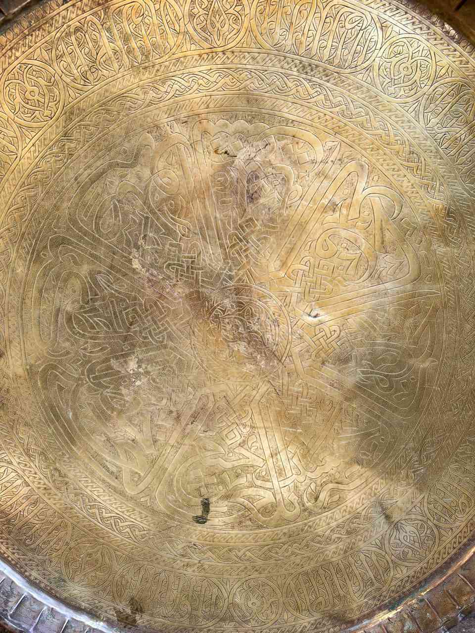 بسم الله ماشاء الله، ولا حول ولا قوه الا بالله، إنما الخير والعوض من عند الله.
............................

رمضان كريم، كل  رمضان وانتم بخير ومتجمعين.

............................

للبيع بإذن الله:

- صينيه نحاس كازوزه، شامي عتيقه، خط ونقش مملوكي مزدوج، تفاصيل تحفه، مقاس ٧٠ سم، وزن تقيل، قديمه جدا أنتيك.

................................

الحمد لله حمدا كثيرا طيبا، نحمده ونشكره على نعمه وفضله علينا.

إستمتعوا معايا، التفاصيل بالفيديو،،،،


**إذا كنت صاحب هذا الإعلان وتريد حذفه لأي سبب، رجاءا أرسل رسالة إلى الدعم الفني**