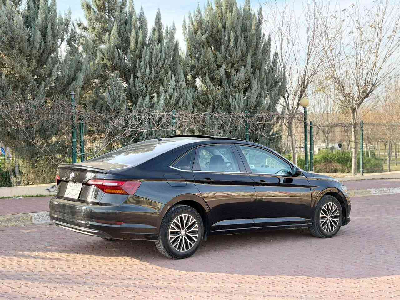 السلام عليكم 
فولكس واكن جيتا (2019) 🖤 
سعر مناسب جدآ :  130ومجال 
ماشيه : 67 الف 
اللوان : اسود 
حادث خفيف جداً بحساب كلين برغى بل بچم ما مفتوع✅
ملاحطة السيارة  :  فقط نص باب صبغ بدون دواخل ✅
كافه الرباگات سليمه 100% 
رقم شاصى : 3VWC57BU3KM268111😍

المواصفات : فول فول 1/1

فتحه سقف پانوراما 
بصمه التشغيل 
تشغيل عن بعد 
‏‎كاميره 
هاند بريك بصمة
اوتو ستارات : 𝐀𝐮𝐭𝐨 𝐒𝐭𝐚𝐫𝐝
اوتو ستارات : 𝐀𝐮𝐭𝐨 𝐒𝐭𝐨𝐩
رادار امامي (تحديد مسار)
‏‎رادار جانبي (نقاط عمياء)
‏‎رادار خلفي (التحذير من الاصطدام)
‏‎حساسات امامي 
‏‎حساسات خلفي 
نظام : 𝐄𝐜𝐨
نظام :  𝐍𝐨𝐫𝐦𝐚𝐥 
نظام : 𝐒𝐩𝐨𝐫𝐭 
تحكمات استيرن
استيرن هيتر 
تبريد لمس
لايتات : 𝐋𝐞𝐝 عدسة زينون 
بكلايتات : 𝐋𝐞𝐝 
ويل كروم
وبعد هواية مواصفات…
 تفاصيل اكثر الاتصال علی ارقام التاليه ‏‎‏ 
‏ WhatsApp - Vibir 
☎️***********

عنوان📍عقره اكر, نينوى
