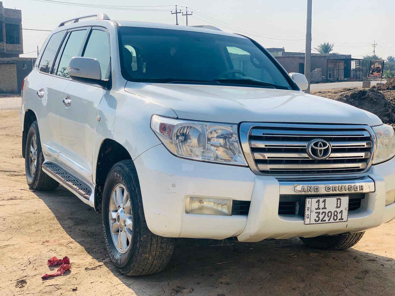 السلام عليكم ، تويوتا لاندكروز GXR 2011 ستيني رقم بغداد دولي ب اسمي سنويه لحد 2030 سياره بيها صبغ جاملغ خلفي  ،مكفوله من الفتح والتبديل فوول مواصفات معروفه مواصفات ستيني للبيع او مراوس سعرها 280 وبيها مجال بسيط مكاني السماوه الرميثه للاستفسار *********** متواجد واتس اب
