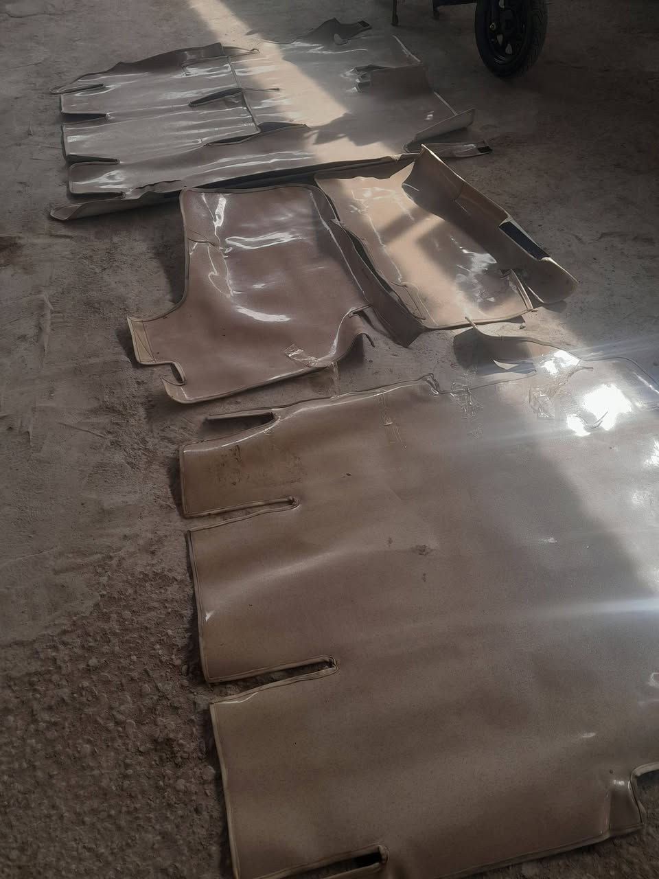 سلام عليكم ارضيه مفتوح البيع جاهزه سعره ٧٠ وبي مجال مكاني بصره الهارثه لاتصال ***********
