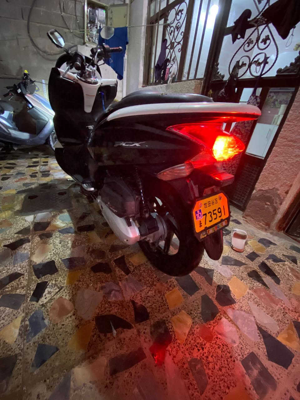 السلام عليكم اخوان دراجه pcx جيل الاول ياباني الماكينه مكفوله كفاله عامه سابنه ممدود عليها شباب الدراجه كهربائيات كامله ستان حساس بس كفراتها يرادلها ترتيب 

للتواصل :  ***********
