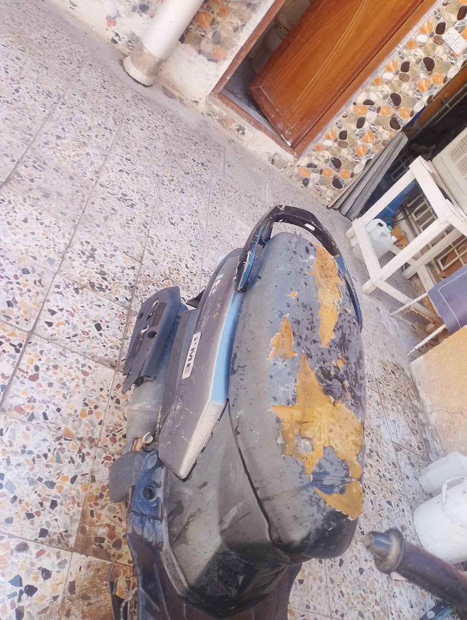 سلام عليكم دراجه بيجو بوليس البيع او مراوس دراجه نقصهه بس عقل سعر 300 بيه مجال ماخذها مليون وتلثميه
 الرقم ***********

