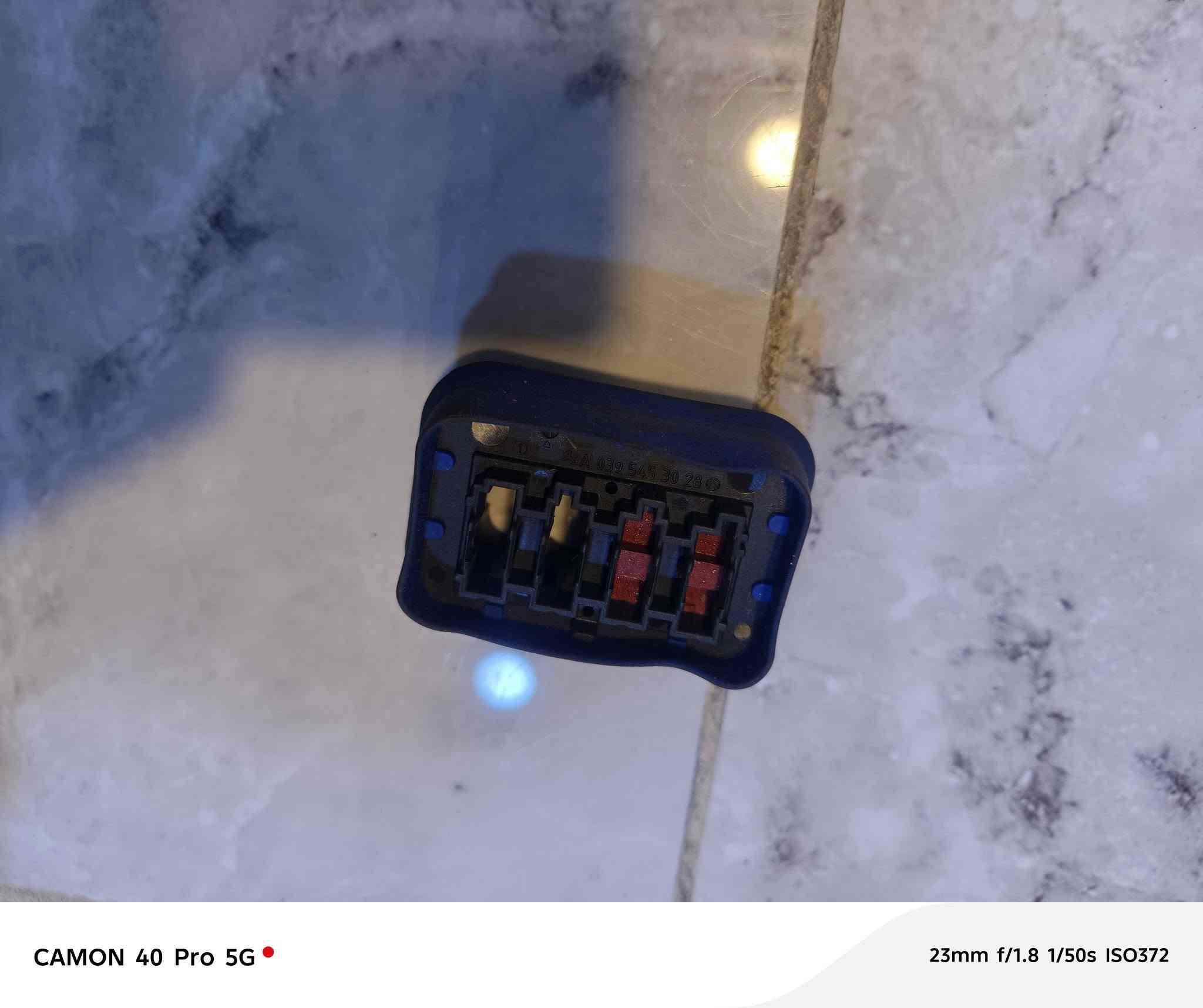 السلام عليكم غراض مارسدس sمال وارد يابان شلع كلهن ب 100الف***********
