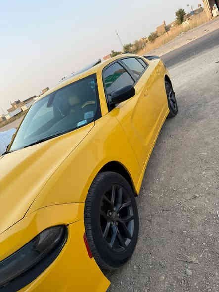 السلام عليكم 
جارجر موديل 17_18 مرمزه سنة وحدة اصل لون اصفر من امريكا 
السيارة جديدة مامتعوبه رقم بصرة خطها شطرة بغداد حادث جاملغ وبنيد شرط بدون ايرباك بدون دواخل سعرها 165ورقة وبيها مجال للشراي مكاني واسط قضاء الحي ***********
