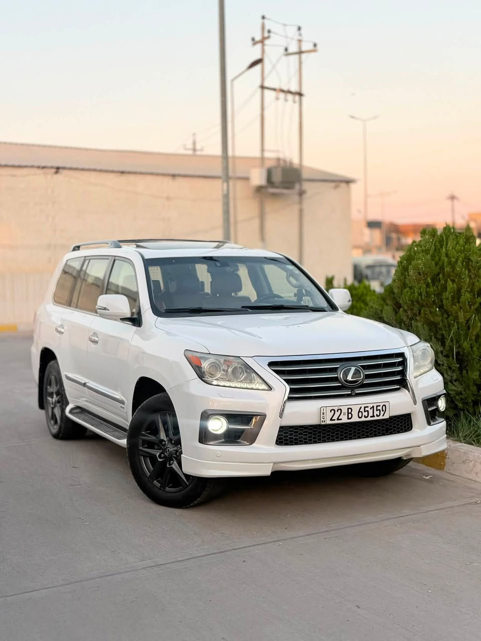 2013   LX570  خليجى  بريم
فول فول مواصفات كلش جديد مكفولة كفالة عامة حتى دعامية ماشية 200 الف حقيقي   
بسمى سياره  رقم اربيل دولي جديد جاهزه من كلشىي شرط 
گير و محرك  شرط  الفحص بدون عيب   
مواصفات
{ بصمه _ فتحه _ رادار _ داخل مشمشى _ كاميرا 
_ كشنات تبريد و تدفيه _ 3 شاشه _ ستيرن كهربائى 
_ سنوق شفط _ جكات _ بعد هوايه مواصفات 

مكان  كركوك. السعر 328 $❤️
***********
