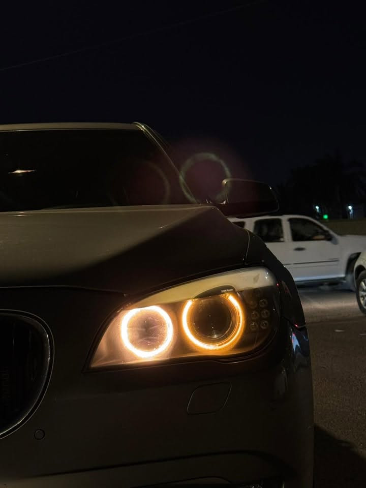للبيع بي إم دبليو BMW 740 Li باب طويل مديل 2012 اصل F01  تون يوربو محرك 6 سلندر فوووووول للأخير خليجي فقط مدكر امامي كلير ورصعه باب السائق معامله تسجيل كامله فقط ادفع كمرك وسجل 
بيع فقط بسبب الحاجه السعر 80 مجال قليل ***********
