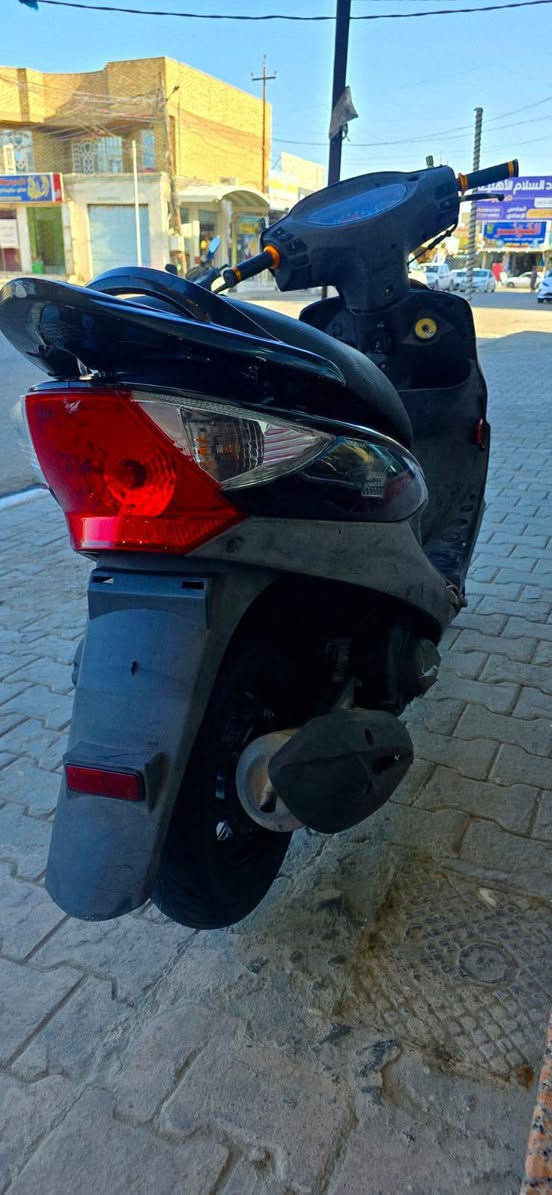 سلام عليكم دراجة كامكو V2 مديل 14 دراجة جديدة صارله شهرين من طالعه من الوكيل سعر 775 وبيها مجال بسيط للاتصال *********** العنوان نجف كوفة نفق المختار
