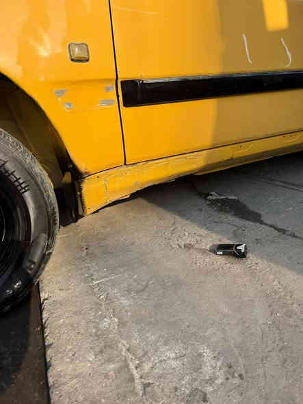 بيجو بارص موديل 2011 ممشتغلا تكسي
مبدل بيها مكينه فرنسي 2000 
زوج زنون عالي 
دوشمه وسفاريات جدد 
بك لايت جديد 
باتري جديد 
زوج مازدات جدد 
غرفه جديده 
ماشيه 130 الف حقيقي 
واير بلك وكويل ونوزلات وبلكات اسكو اصلي جدد
شاشه وتبريد ثلج كهربائية علا البلاد ما بيها نقص ماعده زوج بطانه تأير ودوسه مصلح بيها خياس بل دوستين مثل ماموضوح 
فقط الاستفسار *********** مكان الكاضميه
