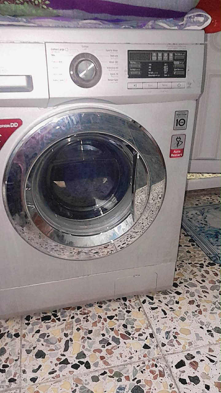 السلام عليكم عندي غساله نظيفه للبيع LG نوعتيه زينه 8 كيلو 140 
0772 178 1475
