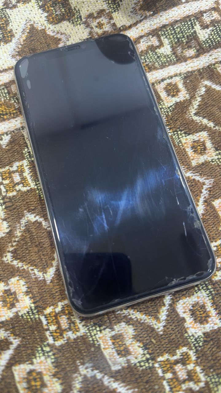 11برو ماكس ذاكره 256 البطاريه 84 فيس إيدي شغال الجهاز جديد كلش ماعده فطر زغير نفس ما مئشر بصوره بدون ملحقات السعر 300 
***********
