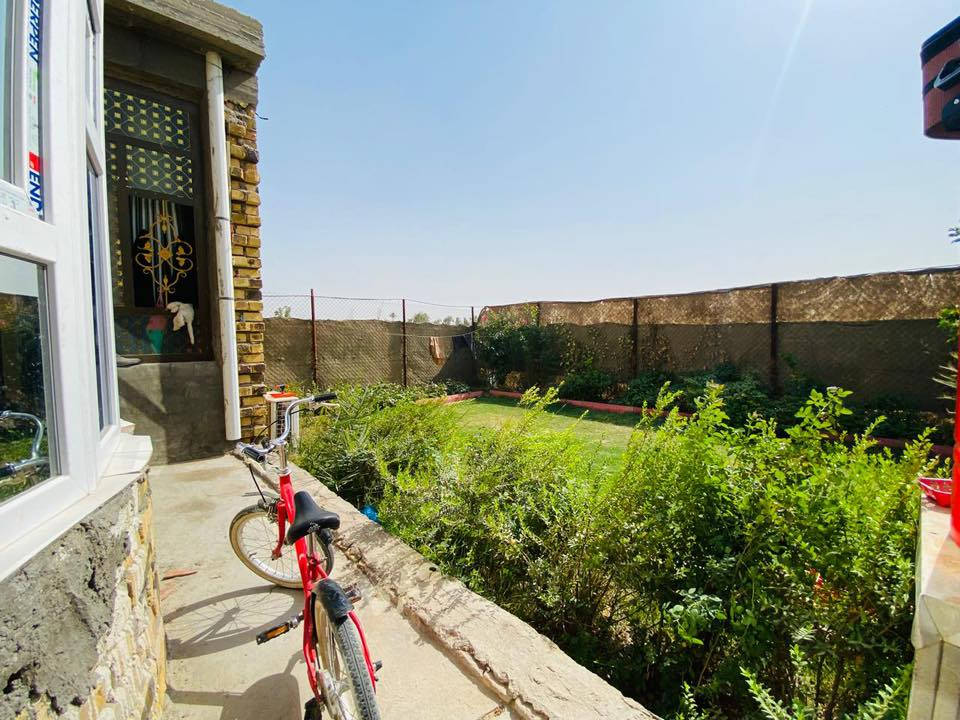 🏡 بيت للبيع – او مراوس بارض زراعية
فرصة مميزة للسكن أو الاستثمار

📍 الموقع: ناحية الإبراهيمية – الدبلة
يبعد فقط 200 متر عن طريق يا حسين (موقع ممتاز وقريب من الخدمات)

📐 المساحة: 306 متر مربع

🏠 تفاصيل البيت:
✔️ غرفتين نوم مساحة كل غرفة 5.5 × 4 م
✔️ هول كبير 4 × 7 م
✔️ مطبخ واسع 5 × 4 م
✔️ استقبال 5.6 × 4.5 م
✔️ مجمع صحيات داخلي
✔️ مجمع صحيات خارجي
✔️ حديقة مناسبة للجلوس أو التوسعة مستقبلاً

✨ مناسب جداً للسكن العائلي
✨ ويصلح أيضاً كموقع لخدمة الزوار لقربه من الطريق والمواكب

📞 للاستفسار والاتصال:
***********

⸻

إذا تحب أكتب
