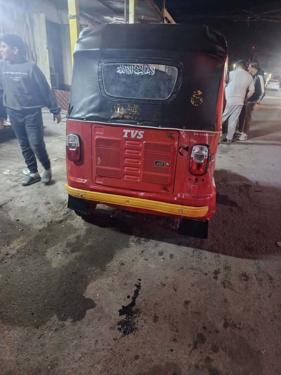 سلام عليكم شباب تكتك TVS موديل 2018 أوراق كامله تكتك خير من الله مكينه وكسل  ناعمات وخير من الله كهربايات شغاله التكتك نضيفه وبلعافيه علا الياخذهه باتري جديد سلف جديد يعني نكره سلف شغل وين ما يعجبك ترايك سعر 2900 وبيهه مجال حق الجيه مكان محموديه ***********رحان المو شراي لا يخابر
