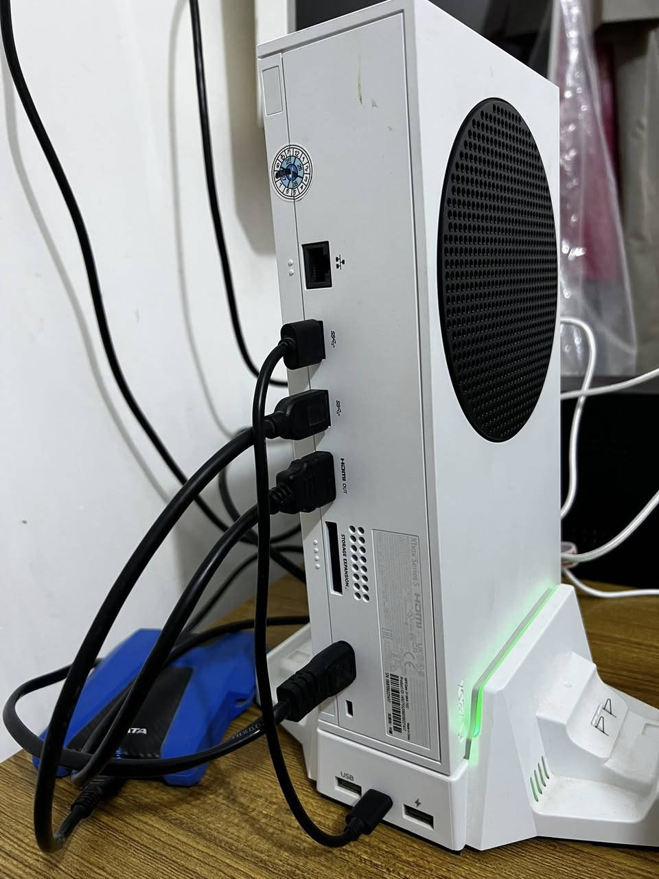 السلام عليكم
اكس بوكس سيريس S
جهاز نضيف ماداخل صيانه
وياه هارد تيره و يوبي اس اصلي ومروحه ٣ سرعات
وحساب بي شهر كيم باس ولعبه جيتي مملوكه بلحساب كل هذا ب ٤٠٠ الف 
يوجد توصيل جميع المحافضات 

‭٠٧٧٦ ٤٢٦ ٠٥٤٦‬
