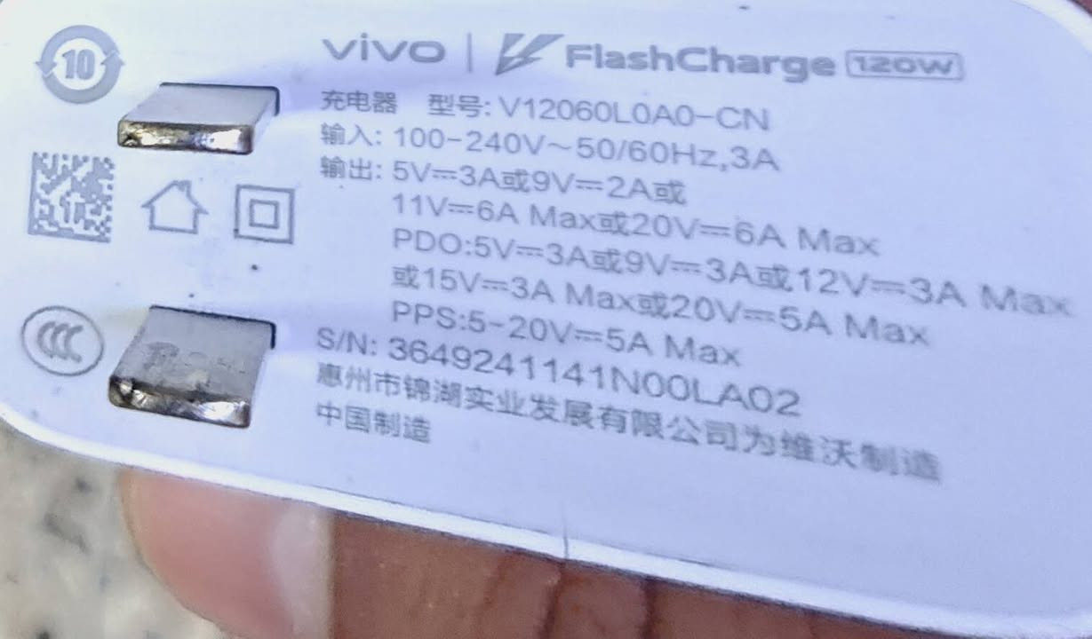 سلام عليكم شاحن  ViVO iQOO الاصلي مال جهاز 120واط
سعر ٦٥  توصيل ماعندي مكاني بغداد جسر ديالى الجديد الكرغوليه ***********
