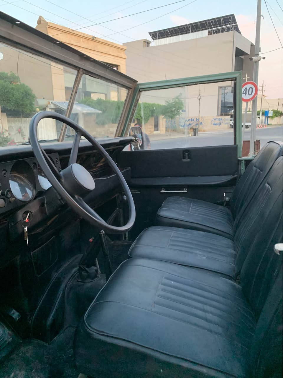 ▪️Land Rover 1975 Clasic ▪️
▪️چوار پستۆنی بەنزین ▪️
▪️مەکینە و گێڕ و ئەکسل بەشەرت ▪️
▪️سبوغ عام تەعمیر عام بۆ جوانی ▪️
▪️ئەوەلیاتی و کێشەی مەدەنی بەشەرت ▪️
▪️ناونیشان هەولێر / *********** واتساب ▪️

▪️نرخ / ٥٥ $ معاملە ▪️ أربيل, العراق

