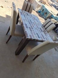 ميز طعام • للبيع • سعر مناسب