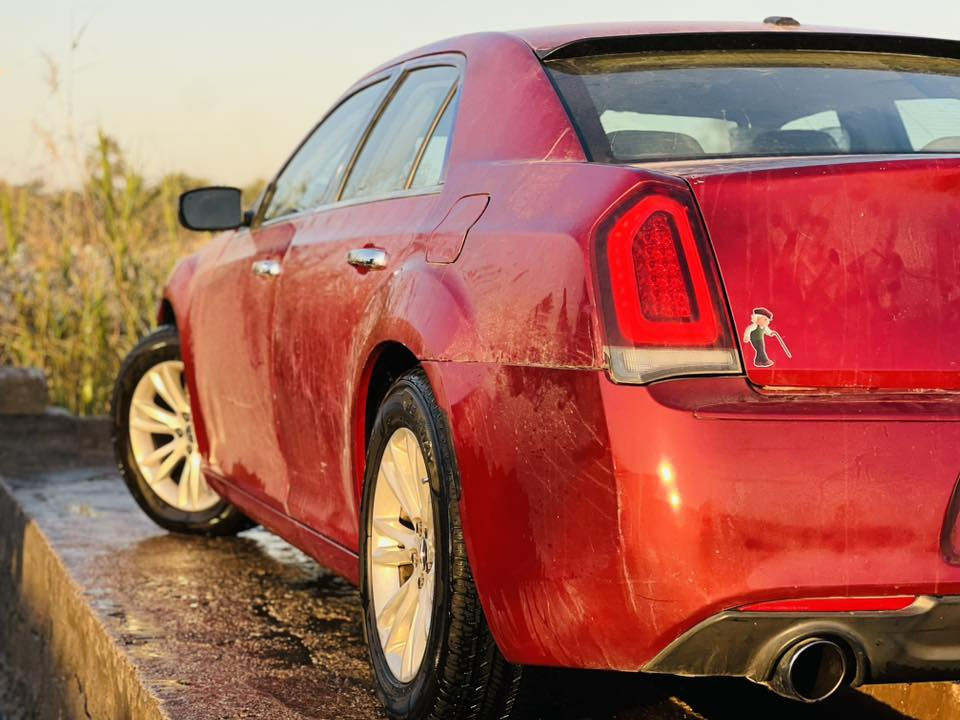 السلام عليكم شباب  اوباما موديل 2012 للبيع مواصفات شاشه كامره كشنات جلد تبريد تدفئه (2) ويل داخل لونين عسلي واسود فول 
مكينه 3600 💣جديده 
كير ماوس طياره✈️  
ويل مكسيكي 
تخم تاير انتاج 25 
صدر امامي خلفي جديد  
تبريد تدفئه السياره جاهزه 
منضومة زنون 
منضومة غاز شغاله 
منضومة بانزين شاده جديده 
بدون حادث السياره كنديه سوناره بلمنشور فقط صبغ 
للأستفسار ***********/***********
