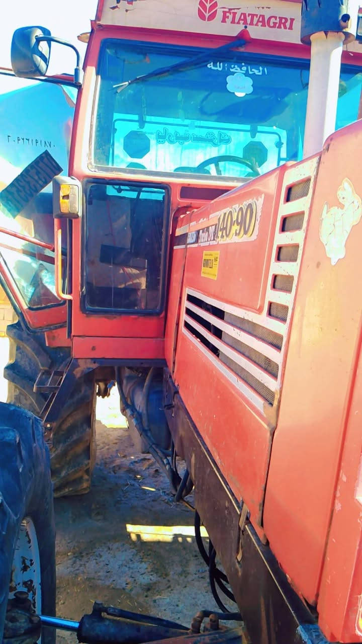 سلام عليكم فيات 140فول مواصفات فول عادي اكسل بارز مكفوله كفاله عامه كير اكسل محرك مكان ميسان كميت 
***********
