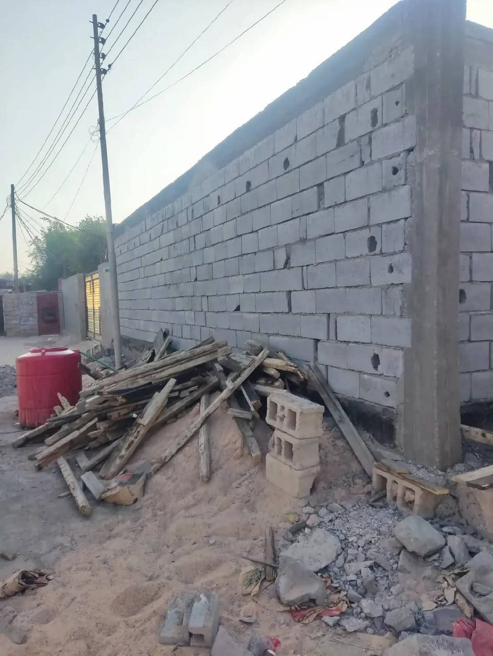 سلام عليكم خلفه بناء ولبخ شغل درجه اولى موقع العمل ابو الخصيب للتصال ***********
