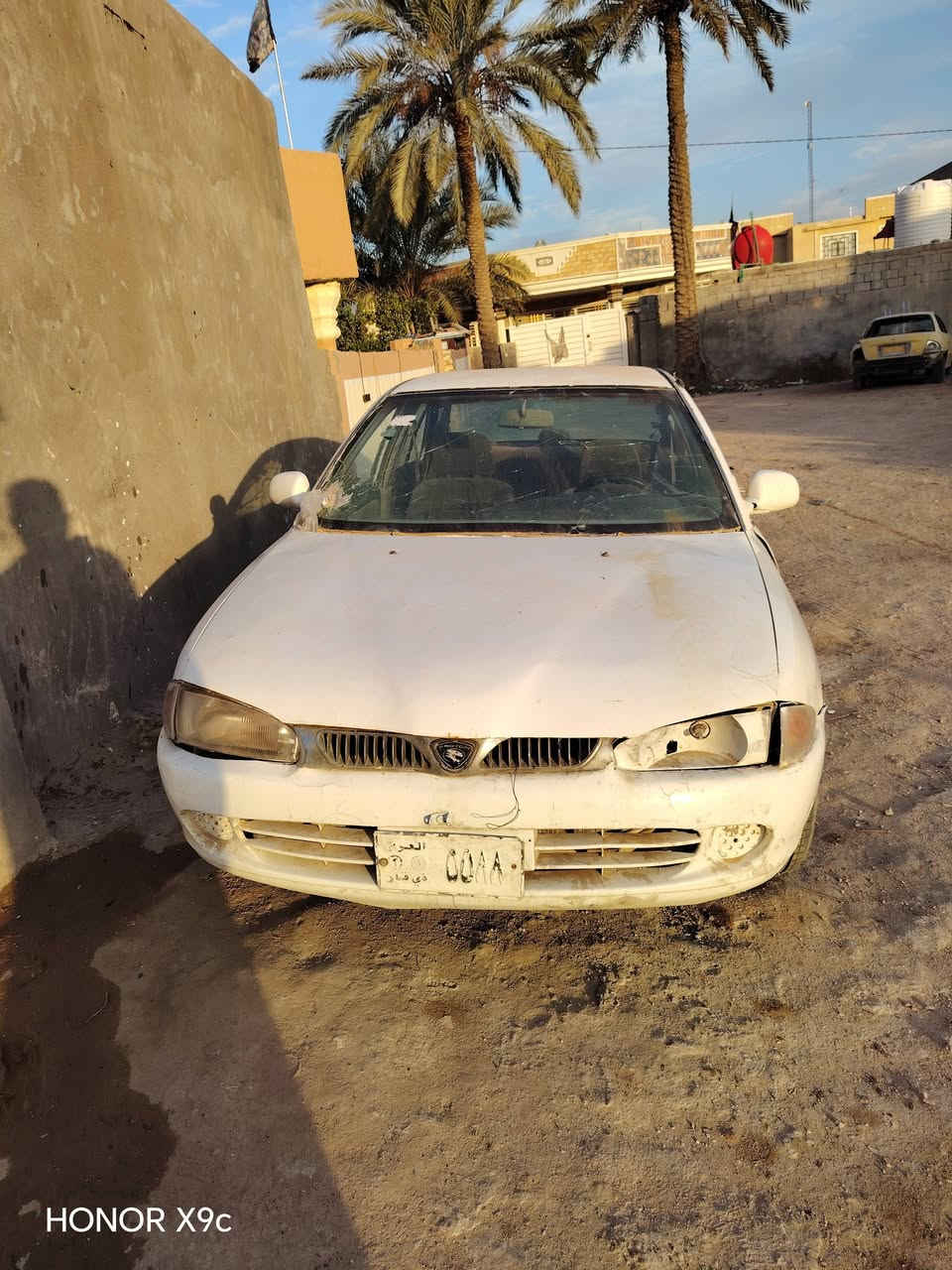 السلام عليكم اخوان براتون 2002 للبيع سياره مال نواف ضباط يعني ما تتحول ابيعك بدون  سعرها 10 اوراق عنوان بابل جبله *********** سياره جاهزه تخون تاير جديد مكينه جديده جير جديد سياره مسمكره ومصبوغه جديد وجاهزه
