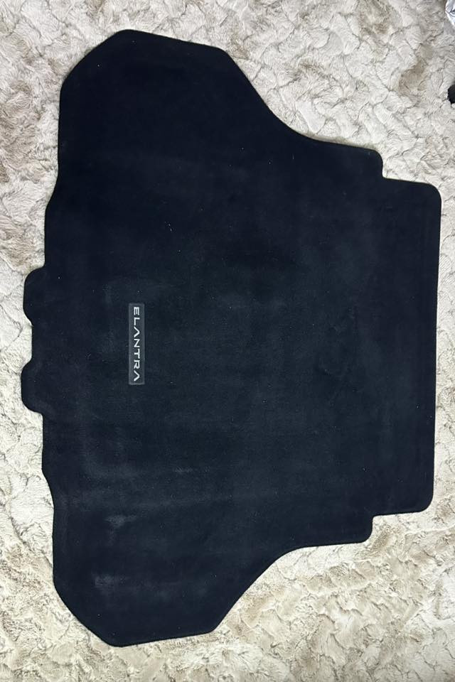 ارضيات وفرشة صندوك تخم كامل بلادية اصلية مال النترا وارد امريكي موديل 2023 و 2024 و 2025 العنوان بغداد الكرخ ***********
