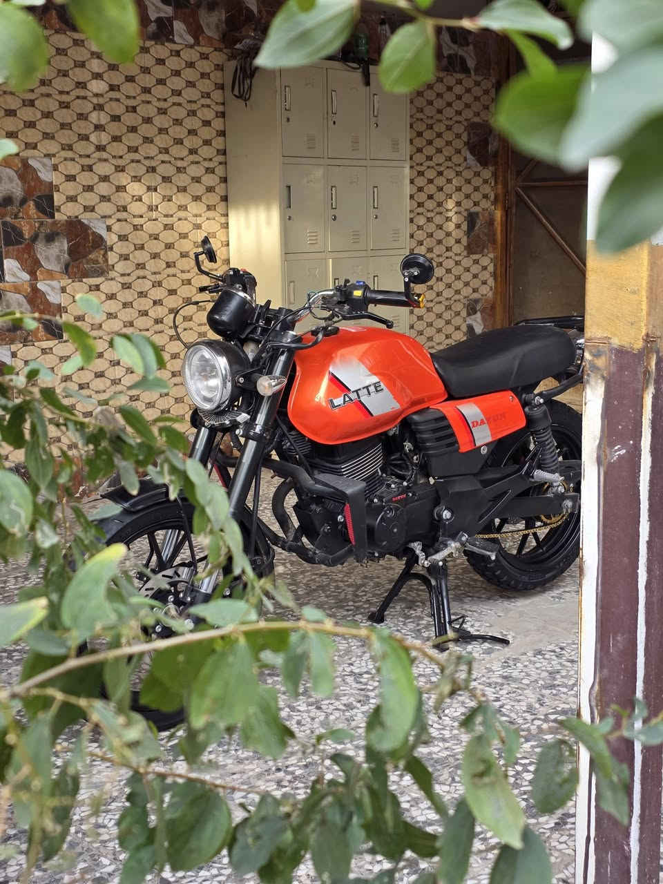 الحلال للبيع
دايون لاتي 2023 سعرها مليونين 
اوراق اصولي أوراق اصولي ركز عليك الله مو رقم 
وكيلها نجف 
مكينه 200 
مكفوله كفاله عامه 
دراجه جديده ونضافه كدامكم 
مكاني نجف عسكري مدارس 
اي ستفسار راسلني وخادم 
كل تفاصيل ذكرتها ماتشتري لاتعبني فدوه


**إذا كنت صاحب هذا الإعلان وتريد حذفه لأي سبب، رجاءا أرسل رسالة إلى الدعم الفني**