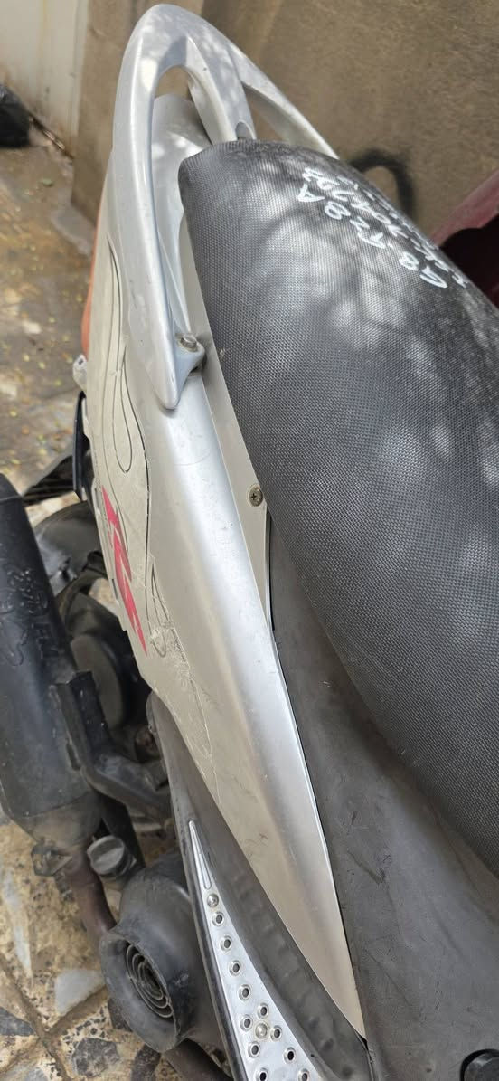 السلام عليكم حبايب كفرات ماكس عدلة ابلاد ختم واحد او اشاير او بكلايت مال اربعة ابلاد  او اكجات رياضي ايشي تريدة منة ابيعك تفاصيل اتصل ***********
