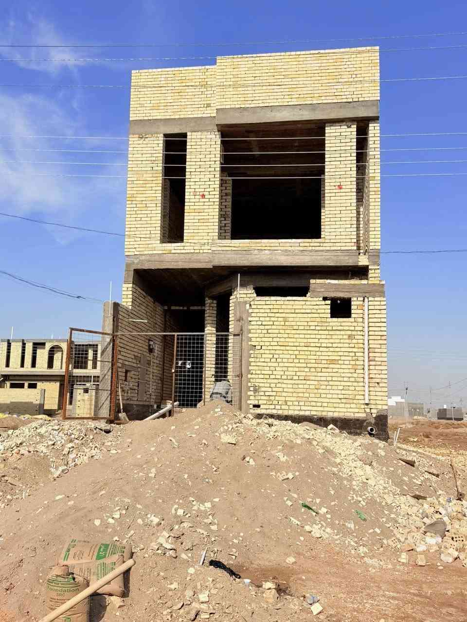 🏠🏠🏠🏠🏠🏠🏠🏠🏠🏠🏠 
بسم الله الرحمن الرحيم 
العنوان الانبار الفلوجه
للبيع دار هيكل حديث 3طوابق في حي المامون مربع ال 20 قرب جامع الشهيد اوس الشارع 15 متر وحديقه امام الدار الدار شغل درجه اولى ماسس بمنضومه مجاري درجه اولى وكهرباء بوري ومؤسس ماء بناء الدار طابوق درجه اولى والجعب شيش ابو ال 16 مكونات الدار كراج وصحيات خارجيه واستقبال ومطبخ وصاله وغرفة نوم ومناور عدد 2 وحمام والطابق الثاني مجموعه صحيات وصاله وغرفتين نوم والطابق الثالث غرفة نوم وصاله وسطح 
🌴1️⃣التسلسل📠/157
🌴2️⃣مساحه🏚️/125m
🌴3️⃣الواجهه🏫/6.25m
🌴4️⃣النزال⛺/20
🌴5️⃣الشارع🛣️/15mوحديقه 
🌴6️⃣المرقم/
🌴7️⃣اقرب نقطه داله /جامع الشهيد اوس 
🌴8️⃣خدمات🏞️/ ماء وكهرباء 
🌴9️⃣السعر/82مليون وبيه مجال مع الاثاث 
🌴🔟 
📜نوع الملك / طابو صرف 

 🌴🌴🌴ادارة مكتب دار الايمان للعقار 🌴🌴🌴

⚫للاستفسار📞📞 
☎وسام العيساوي 
***********(الواتساب)📞
***********📞  

     🌴لا نتعامل على المصرف العقاري🌴
_______________________________________
1️⃣●اسعار 💵العقارات المعلنة في مكتبنا تُحدد من قبل البائع 💸صاحب العقار وليس المكتب والسعر قابل للتفاوض بين البائع والمشتري📜 

2️⃣●⌛نتميز بعدم رفع سعر العقار من قبلنا ونجمع البائع🌴والمشتري وجهاً لوجه لغرض الاتفاق📝  على السعر النهائي 👍 

3️⃣●🌴قضاء الفلوجه/حي الشهداء شارع ستين 60 قرب نادي الصمود Fallujah, Iraq اذا عندك عقار تريد تعرضه للبيع او تريد تشتري عقار 

4️⃣🌴فقط ارسال المعلومات  على الواتساب او الاتصال على هواتف المكتب .. 

☎️نستقبل هواتفكم على الارقام التاليه 

☎️ابو عبدالله العيساوي 
*********** (الواتساب) 
***********
☎️***********
@أبرز المعجبين
