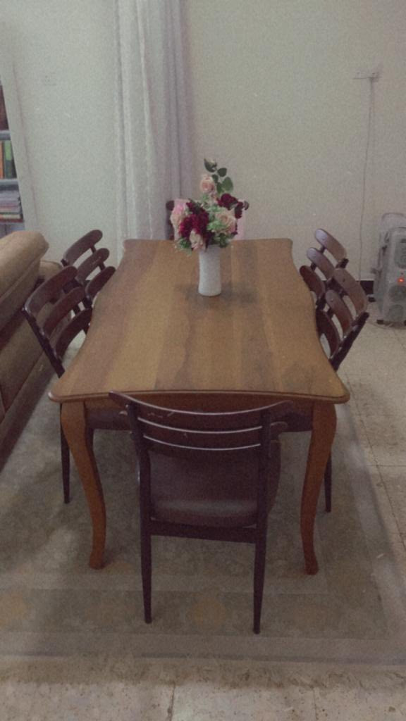 ميز خشب زان وياه 6 كراسي
اخذته قبل فتره ب700
هسه اريد ابيع لان انتقلت بمكان ثاني ومايكفي بالمكان الجديد
رايدته ب400
العنوان حي الجامعه قرب متنزه شبوط
***********
