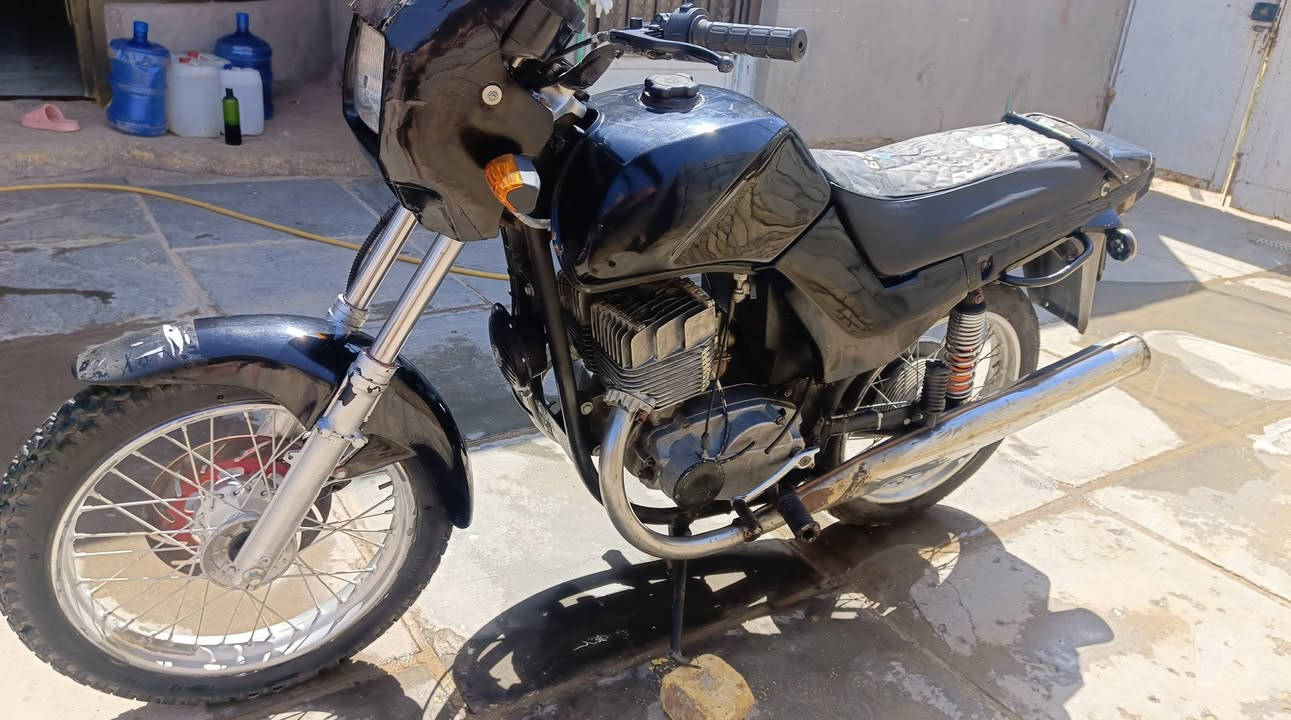 دراجه جاوه للبيع تخم تاير جديد شغاله كل كهربائياته 
سعر 550 وبيه مجال ***********
