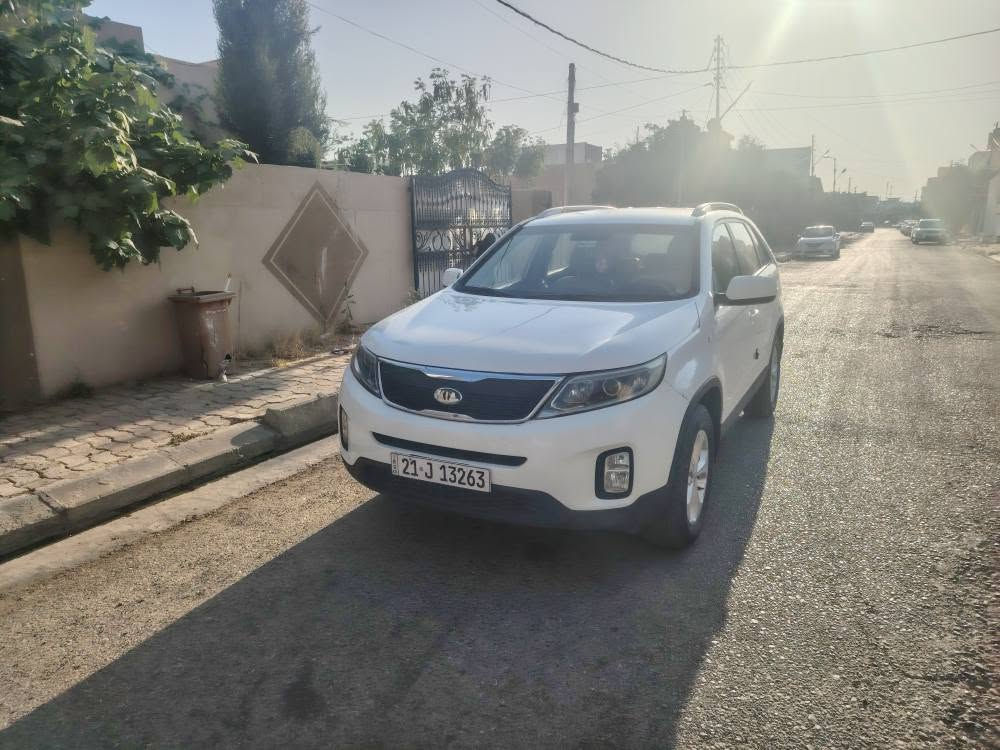 كيا سورينتو موديل ٢٠١٤ ماشية ١١٢ الف وشوية قابلة للزيادة
السيارة استلام شركة يمنا وباسمنا
بيها دفتر بنزين
٧ راكب وتبريد مركزي ٣ قطع محرك ٤ سلندر ما مفتوح بدون صرف او بخار
حادثها صبغ جزء من البونيد وجاملغ امامي طرف السايق تعديل بارد بدون دواخل وبدون ايرباگات سنويتها لحد ٢٠٢٩ السعر ١٥٠ ورقة وبيها مجال مكان السيارة كركوك ساحة الاحتفالات 
للاستفسار الاتصال
*********** كركوك, العراق
