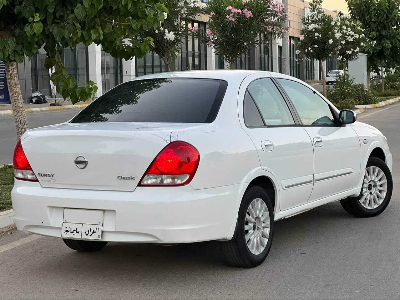 نیسان سەنی 2010  یابانی 
ناوه زه رد و فورميكا
گير عادى
سپی بەفری 
چووار جام کارەبای 
کەلەو کۆنترۆڵ 
شوێن عەینەک  
چوار تایەو ویکی لۆک
دو كارتى بچوكى هه يه 
مەکینەت نەکراوەتەوە بەشەرت
نرخى 104 گەڵا
شوێن سلێمانی 
*********** السليمانية, العراق
