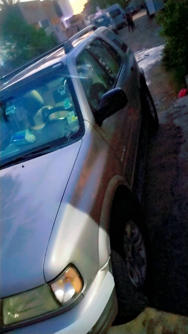 بسم الله الرحمن الرحيم
من رخصة الادمن
ازوزه راديو
موديل 2004..

ضرر جاملع خلفي فقط مصلح
سياره جاهزه من كلشي
كفاله كير محرك حداديه صدر كله كفاله
المكان بغداد رقم شمالي تحويل ثاني يوم

ملاحضه.. كير اوتوماتيك ومحرك V6
كير ومحرك برادو.. حاويه نضيف

السعر$75..وبيه مجال...

سياره نضيفه وكاعده افضل من الصور

الاستفسار ***********
