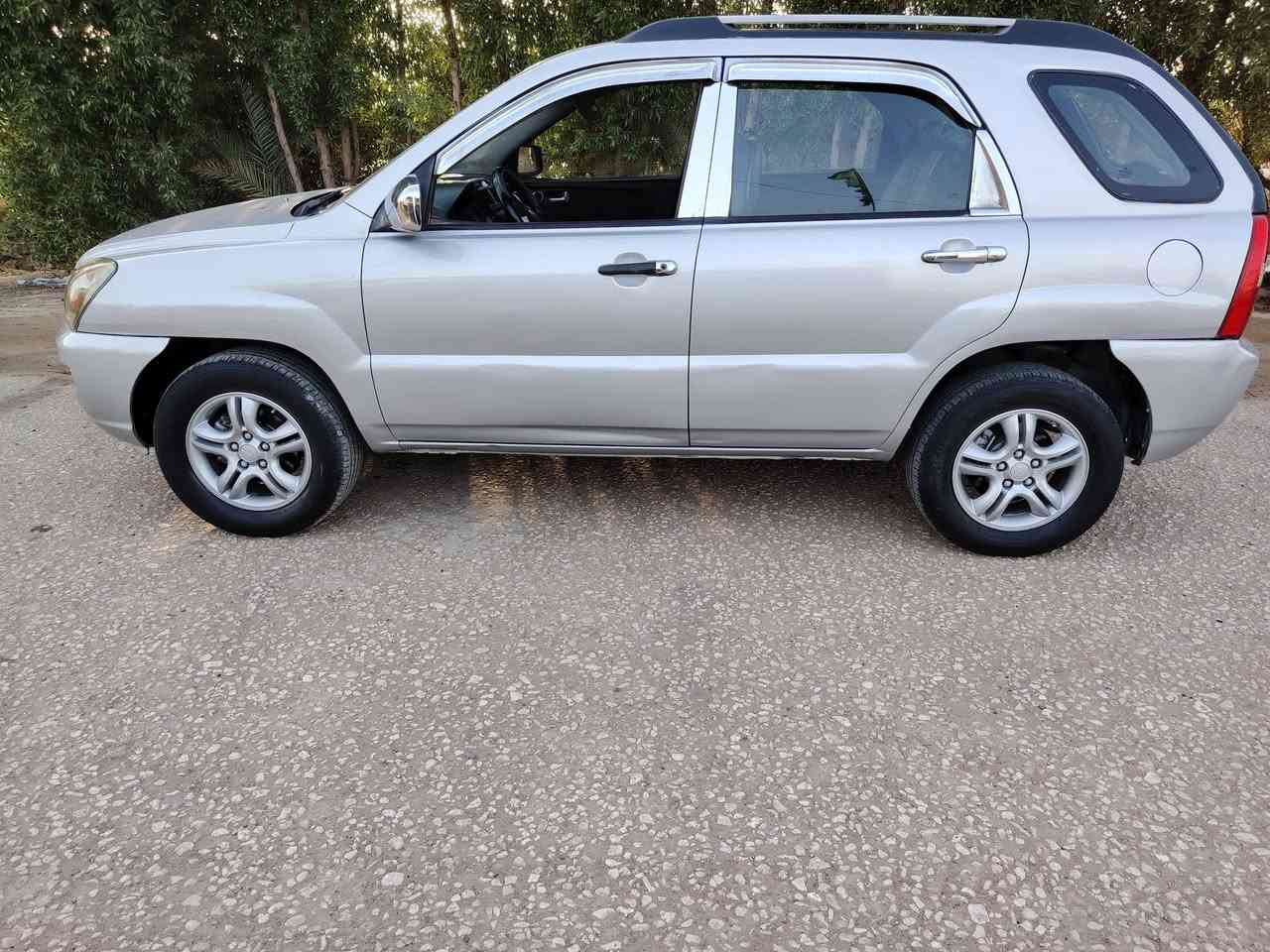 السلام عليكم سبورتج للبيع موديل ٢٠٠٨ رقم بغداد دولي شرط التحويل السنويه جديد وهزه جديده السياره صبغ حزام جماليه مكفوله من ضربه قويه وكلب وكص وتكم وداخل جاهزه من كلشي مكينه كير حداديه تخم تاير كهربائيات كلها شغاله السياره احله من الصور مكاني بابل السعر ٨٧ وبيها مجال لشراي قليل وهذا رقمي الي يحب يتصل وتدلل خاص ما اجاوب ***********
