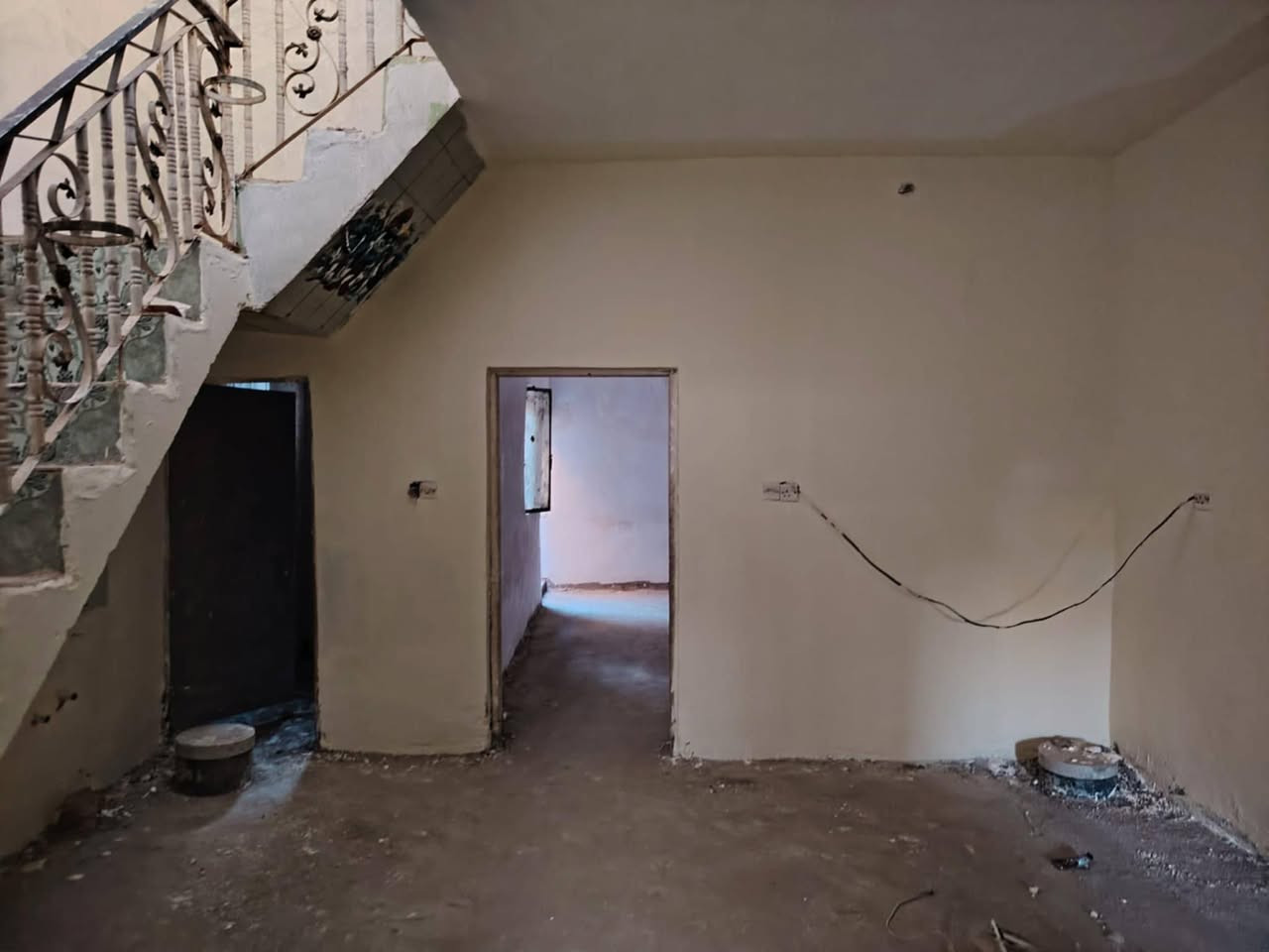 مشتمل للبيع مساحه 125طابق واحد مطلوب للمصرف العقاري 70 مليون قصط وتنطي نقدي 30وبي مجال عنوان حي العسكري نهاية شارع مدرسة عمر بن عبدالعزيز للاستفسار الاتصال على الرقم ***********
***********
