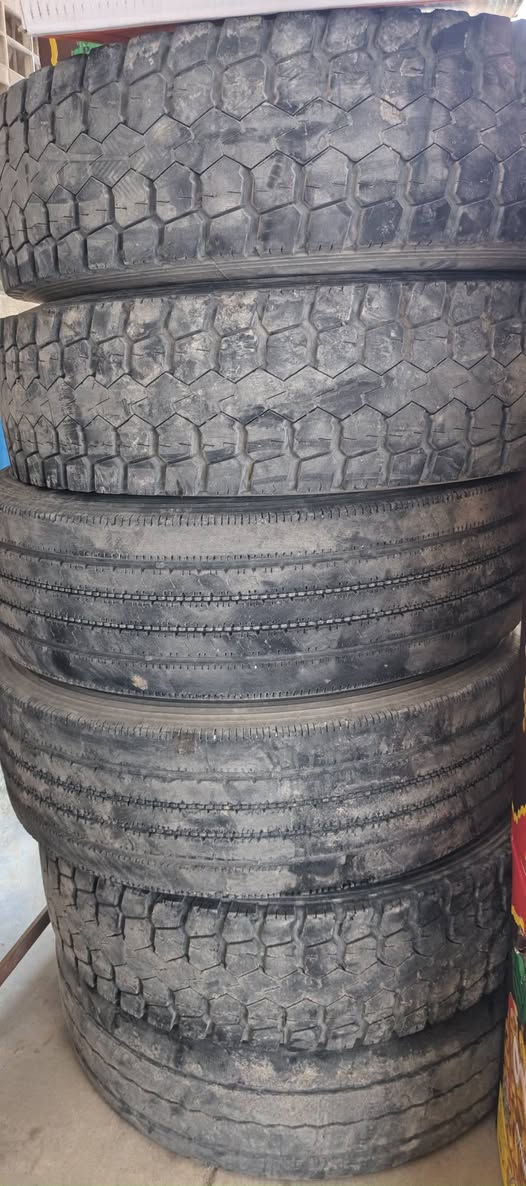 سڵاو ڕێز 3 چوت تایەی  اتیکۆ بۆ فرۆشتن زۆر چوانن   لە سلێمانیم نرخی چوتی 100 هەزاروو مەعملەیەکی  کەم               ***********
